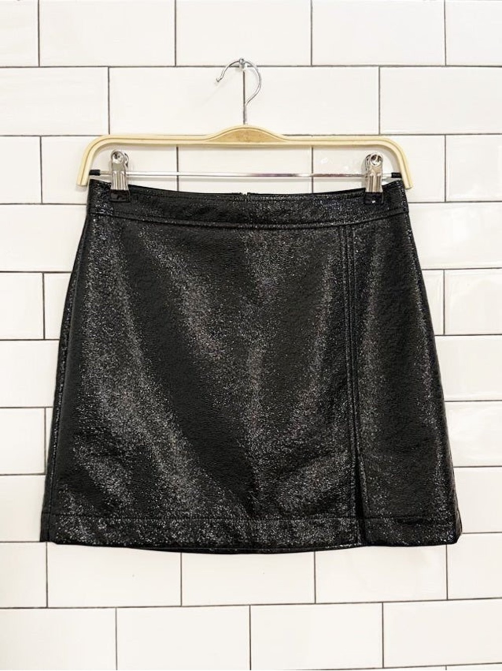 WILFRED - Shiny Faux Pebbled Leather Miniskirt - 00 - Black